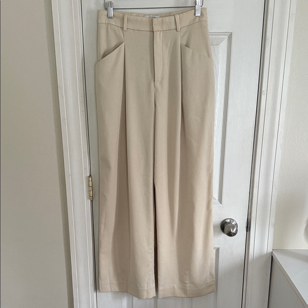 & Other Stories Pleated Cream Women's Trousers #500
